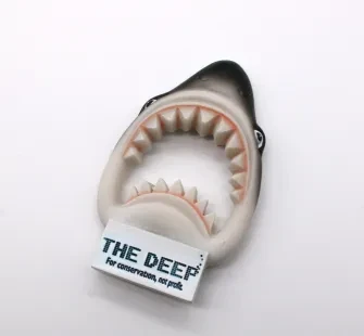 Resin open jaws shark mouth magnet