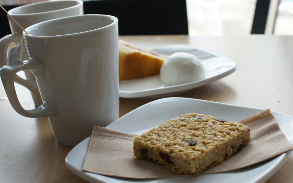 Coffee, cake and flapjack in The Deep's Halfway Cafe